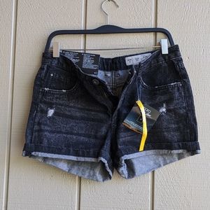 Esmara ripped distressed cuffed wash denim shorts. Slim fit